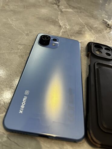 привозной телефон это: Xiaomi, Mi 11 Lite, Б/у, 128 ГБ, цвет - Голубой, 2 SIM