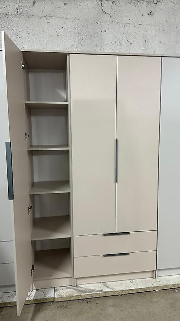 Шифоньеры, шкафы для одежды: Качество на первом месте! Прослужит вам долгие годы! Трехдверный шкаф — 24