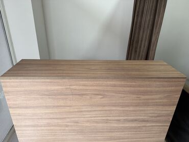 Sifarişlə resepşn masaları: Ofis resepsiyon/iş masası – ağac fakturalı laminat - Üst hissədə — 8