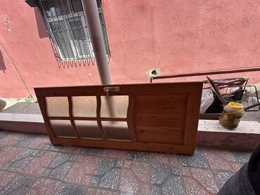işlemiş qaplar: Taxta Qapi