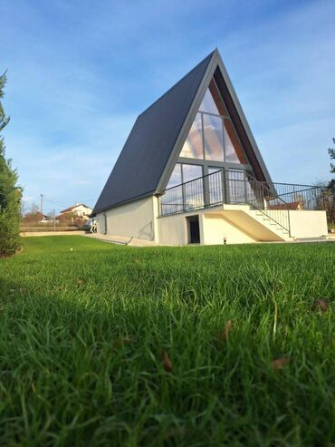 Kuće na prodaju: 98 kv. m, 3 sobe — 19