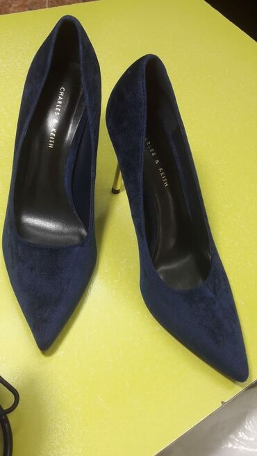 синие туфли на каблуках: Туфли 36.5, цвет - Синий