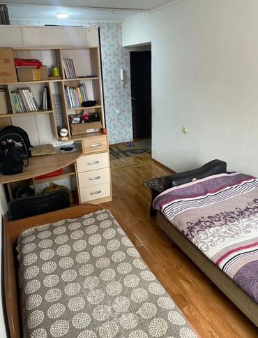 квартира в бишкеке с подселением: 2 комнаты, 43 м², 104 серия, 1 этаж, Косметический ремонт