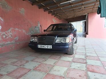 Mercedes-Benz: Mercedes-Benz W124: 2 l | 1995 il Sedan — 4