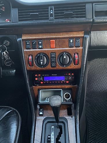 Mercedes-Benz: Mercedes-Benz W124: 1993 г., 3.2 л, Автомат, Бензин, Седан — 11