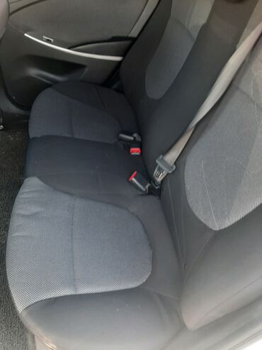 Hyundai: Hyundai Accent: 1.6 l | 2014 il Sedan — 9