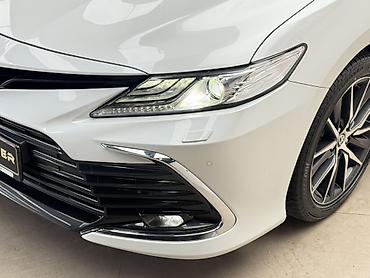 Toyota Camry: 2024 г., 2.5 л, Бензин, Седан — 4