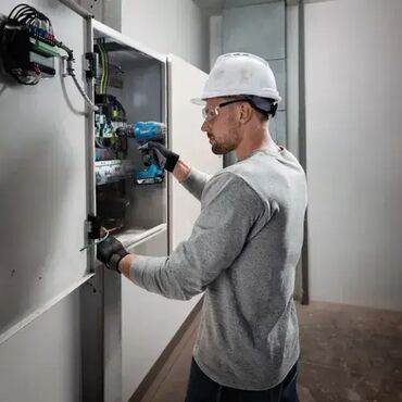 Akumulatorske bušilice: Tehnički podaci Dodatni podaciNapon akumulatora18,0 VObrtni momenat — 15