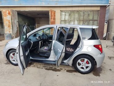 Toyota: Toyota ist: 2003 г., 1.5 л, Автомат, Бензин, Хэтчбэк — 8