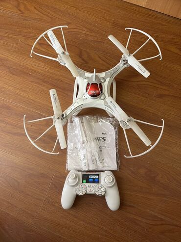 камера для дрона: Квадрокоптер Состояние: Б/у Нужен ремонт ❗️ Размеры - 32 * 32 * 9 см