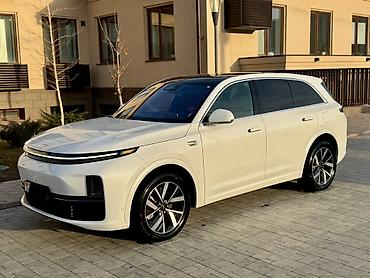 Lixiang: Lixiang L7: 2023 г., 1.5 л, Гибрид, Кроссовер — 1