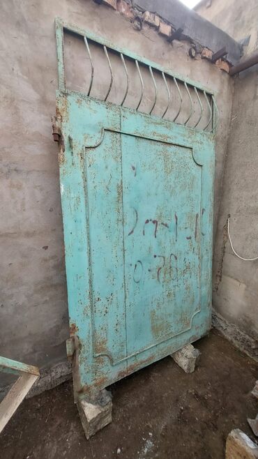 Həyət darvazaları: Darvaza 650 — 2