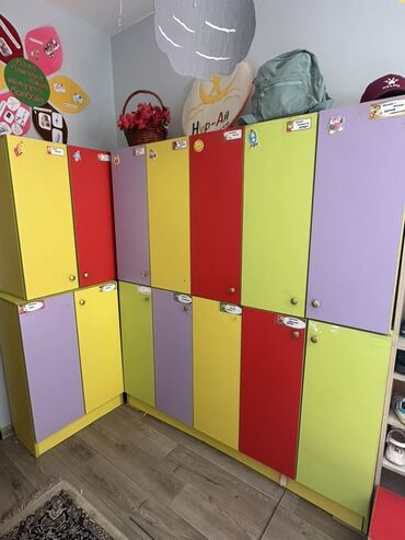 Чечинүүчү жайга шкафтар: Кийим чечүүчү жай үчүн шкаф, ЛДСП