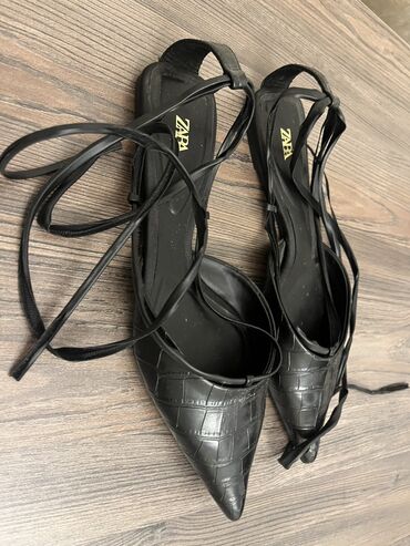 Basanoşka və səndəllər: Zara, Ölçü: 36, rəng - Qara, Yeni — 2