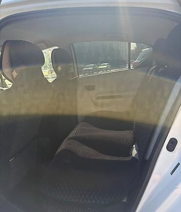 Toyota: Toyota Prius C: 2012 г., 1.5 л, Вариатор, Гибрид, Хэтчбэк — 3