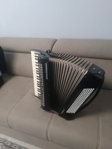 Аккордеоны: Аккордеон Weltmeister - Клавиатурная гармоника (правая рука — — 2