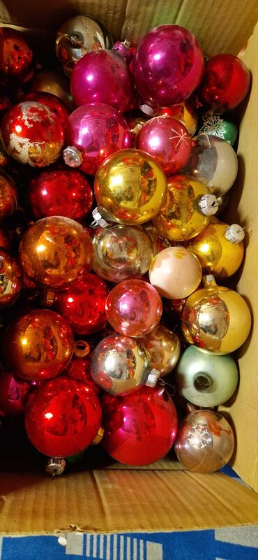 Yeni il oyuncaqları və bəzəkləri: Елочные игрушки стеклянные ссср и гдр маленкие по 2аз круглые по 3аз — 1