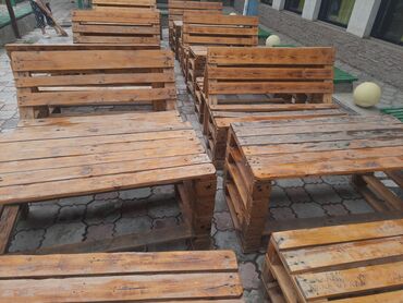 Оборудование для бизнеса: Деревянный стол стулы продаётся 8 комплект 50 тысячи