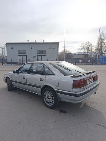 Mazda: Mazda 626: 1987 г., 2 л, Механика, Бензин, Хэтчбэк — 5