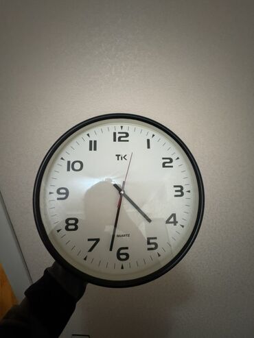 Vazalar: Divar saatları, Saniyə əqrəbi