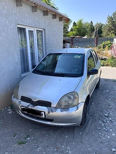 kirgiz auto: Toyota Yaris: 2000 г., 1.3 л, Механика, Бензин, Хэтчбэк — 1