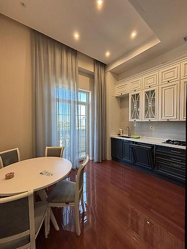 divanlarin temiri: İcarəyə verilir 4 otaqlı yeni tikili 154 m², Ağ şəhər q. Kateqoriya — 9