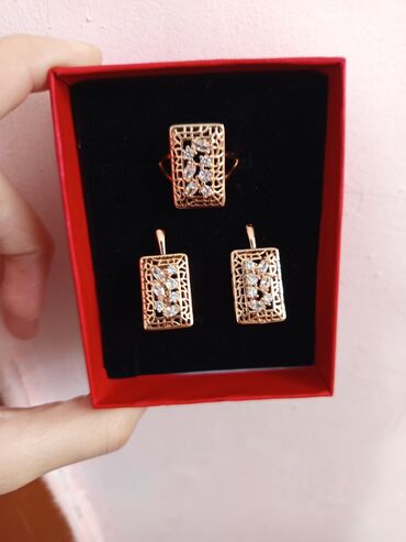 Tuflilər: Üzük və sırğalar - Metal: qızılı tonlu qirmizi rus qizili rengi - — 35