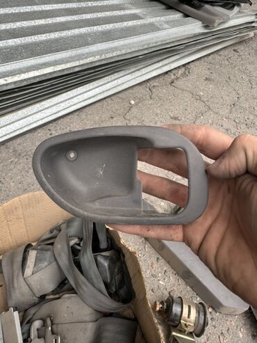 Другие автозапчасти: Набор различных автозапчастей, включая ремни безопасности, панель — 5