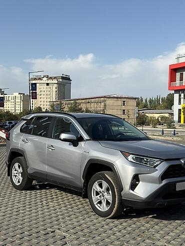 тайота: Toyota RAV4: 2021 г., 2.5 л, Автомат, Бензин, Кроссовер — 3