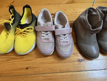 detskaya i podrostkovaya obuv: Обувь 28 размера для девочки длина стопы 18,3см дырок и деформаций нет