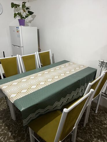 стол кухный: Комплект стол и стулья Кухонный, Б/у