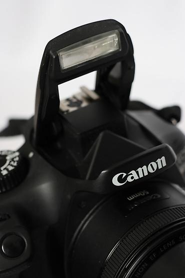 maximus vinca: Prodajem Canon EOS 4000D u odličnom stanju, potpuno ispravan i lepo — 2