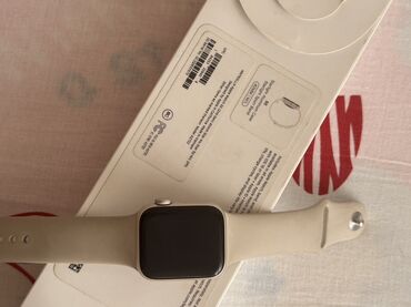 часы с локатором детские: Смарт-часы Apple Watch SE в корпусе цвета "звездный свет" с бежевым