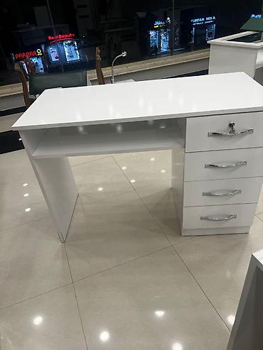 xrom acar: Düz masa, Siyirməli, Polkalı, Parlaq laminat, Kredit yoxdur — 1