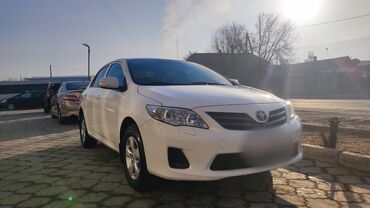 Toyota: Toyota Corolla: 2012 г., 1.4 л, Механика, Бензин, Седан