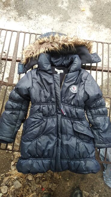 куртки юникло бишкек: Куртка для девочки в отличном состоянии примерно на