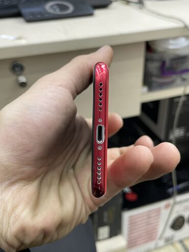 Apple iPhone: IPhone SE, 64 GB, Qırmızı, Barmaq izi, Simsiz şarj — 8