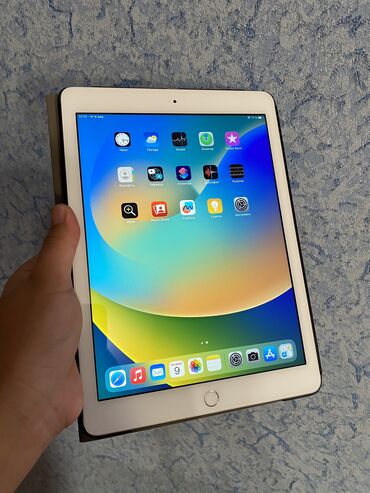 планшет для машины: Планшет, Apple, память 128 ГБ, 9" - 10", Wi-Fi, Б/у, Детский цвет - Золотой