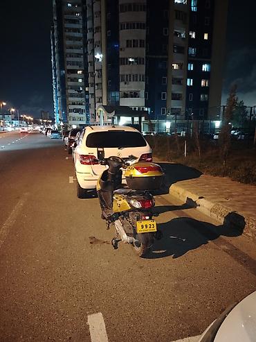 moped skuter: Tecli satlır sendleri var sarı nömrəyle Sürlür bekar insanlar — 2