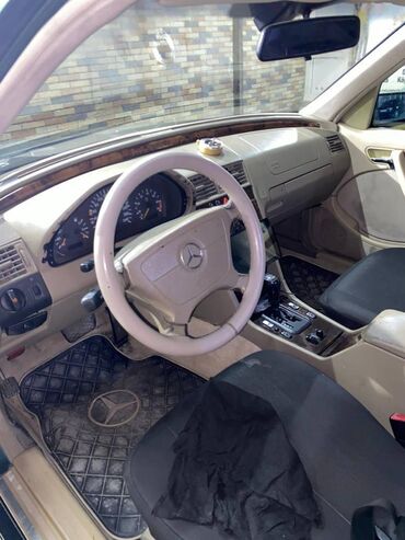 Mercedes-Benz: Mercedes-Benz 240: 2.4 l | 1998 il Sedan — 8