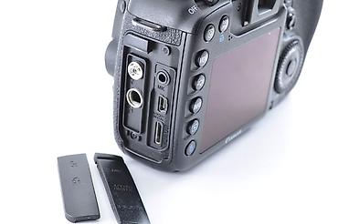 canon ef: Фотоаппарат Canon EOS 7D с комплектом аксессуаров Состав набора: - — 2
