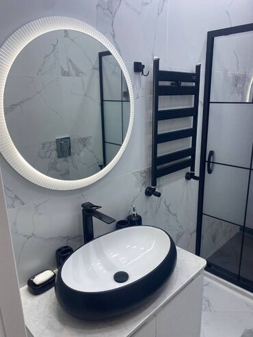 Uzunmüddətli kirayə mənzillər: Sahil metrosuna yaxın, köhnə tikili, 5 mərtəbəli binanın 4-cü — 12