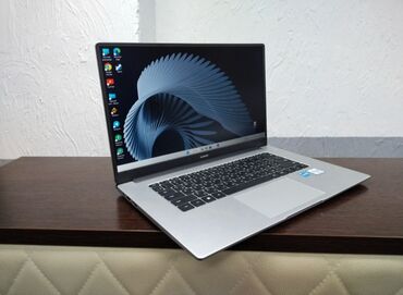 Ноутбуки и нетбуки: Huawei, Intel Core i3, Для работы, учебы, память SSD