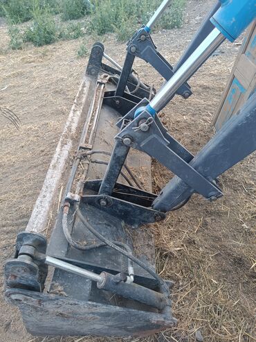 Digər kənd təssərüfat avadanlığı: 892 traktor üçündü. problemi yoxduu. reyal alıçıya. güclü — 3