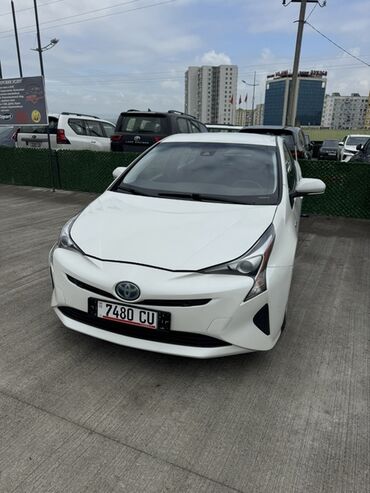 машина солярис: Марка: Toyota Модель: Prius Тип кузова: Хэтчбек Цвет: Белый Тип
