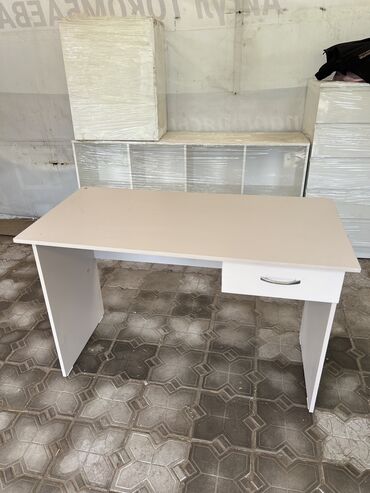 стол для юрты: Офисный Стол, цвет - Серый, Новый