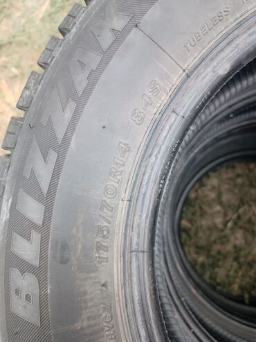 сено касилки: Шины 175 / 70 / R 14, Зима, Б/у, Комплект, Легковые, Япония, Bridgestone