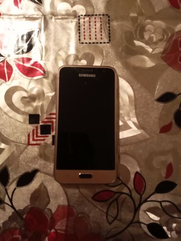 j1 qiymeti: Samsung Galaxy J1 | İşlənmiş | 8 GB | rəng - Qara | Sensor, İki sim kartlı