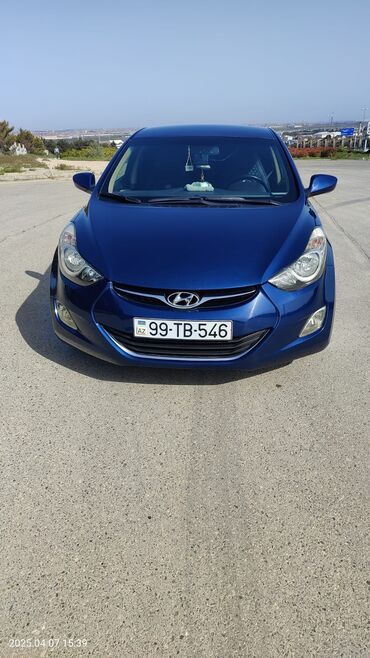 Hyundai Elantra: 1.8 l | 2013 il Sedan