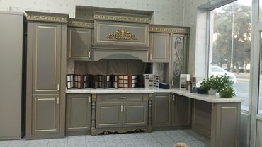 mətbəxt mebilləri: Metbex mebeli 350 sm x 140.sm. Vitrin malidir.Material MDF mawin